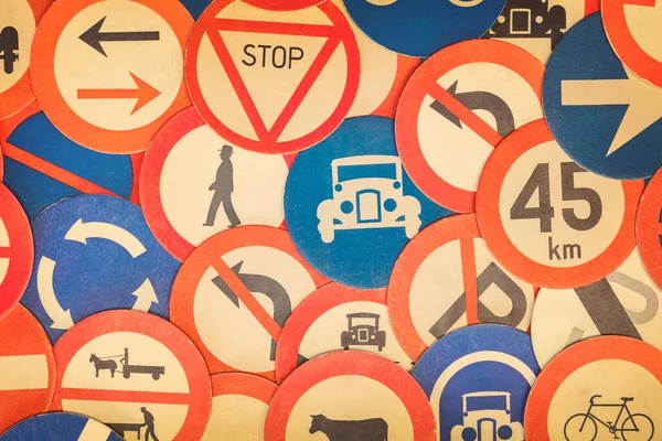Ρετρό Στυλ Εικόνα Της Vintage Οδικής Κυκλοφορίας Σήματα — Φωτογραφία Αρχείου