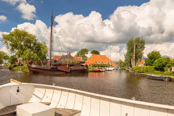 White Sloop Front Old Sailing Boat Canal Dutch Village Heeg — Stockfoto
