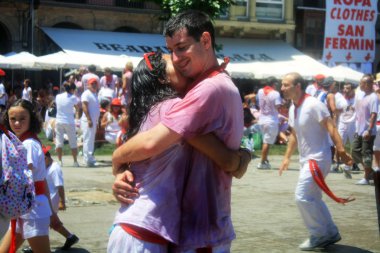 san fermin sokakta aşıkların Toplantı