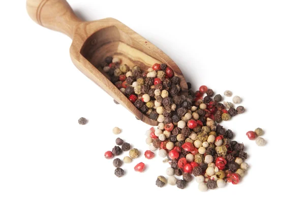 Pimienta en cuchara de madera — Foto de Stock