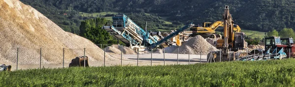 Machinery for production gravel — Stock Photo, Image