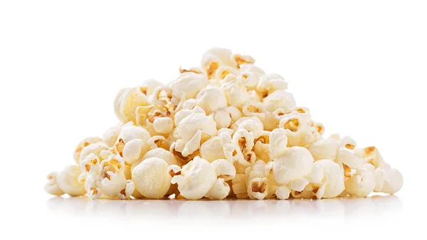 Popcorn på vit bakgrund — Stockfoto