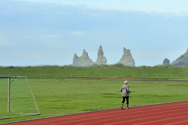 Mañana trotando en el estadio de Vik, Islandia —  Fotos de Stock