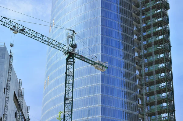 Construção de um arranha-céu — Fotografia de Stock