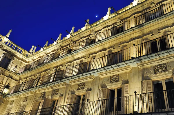 Fasaden på plaza mayor på salamanca på natten (Kastilien och leon, s — Stockfoto