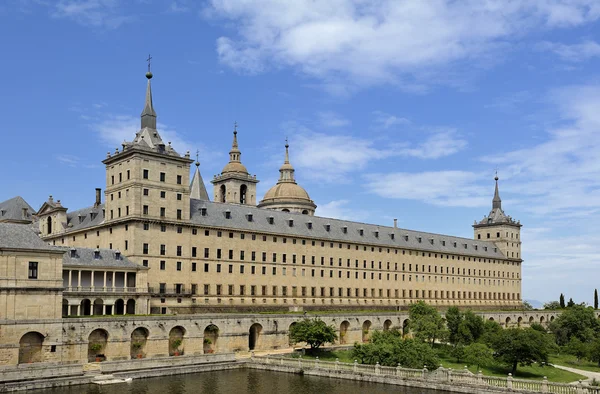 Klášter a královská rezidence San Lorenzo de El Escorial (Španělsko) — Stock fotografie