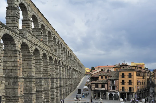 Римский акведук в Сеговии (Испания) ) — стоковое фото