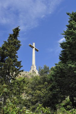 Fallen (Valle de los Caidos Vadisi)