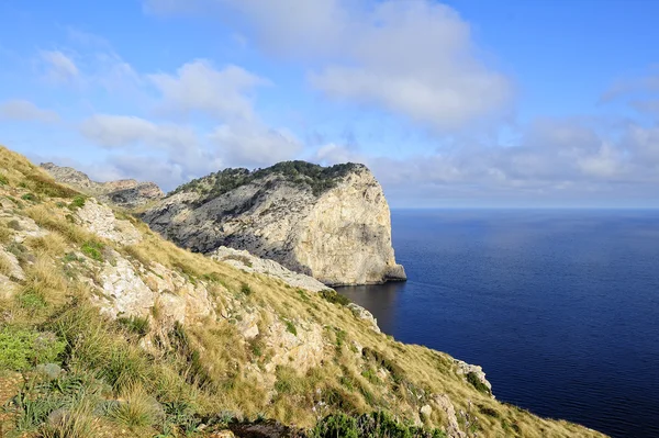 Pobřeží nedaleko mysu formentor — Stock fotografie