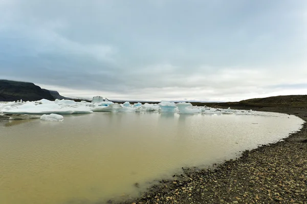 Breidarlon 氷河湖、アイスランドの海岸 — ストック写真