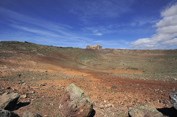 Montera guanapay och castillo de santa barbara, lanzarote, Kanarieöarna — Stockfoto