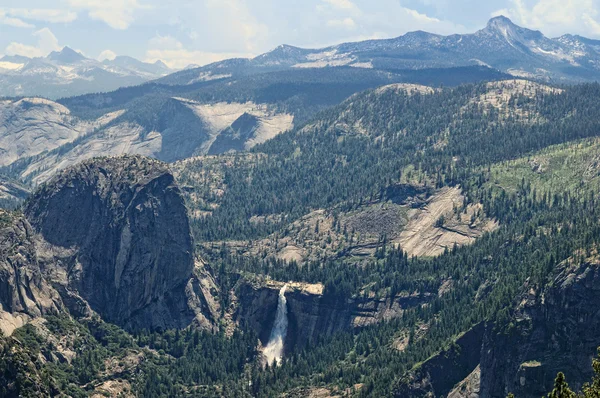 Waterfall at the Yosemite National Park — Stock Photo, Image