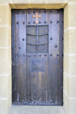 eski taş duvar ahşap kapı ile ile