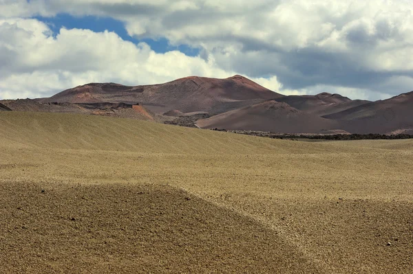 A timanfaya nemzeti park, a lanzarote-sziget vulkanikus hegy, — Stock Fotó