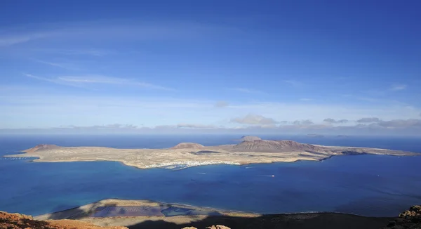 Vista de la Isla Graciosa desde Mirador del Río, Isla Lanzarote —  Fotos de Stock