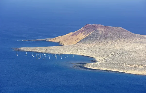 Widok wyspy graciosa z mirador del rio, wyspa lanzarote — Zdjęcie stockowe