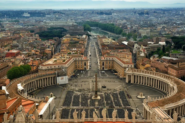 Saint Peter Square from dome of St. Peter Basilica, Rome — Stock Photo, Image