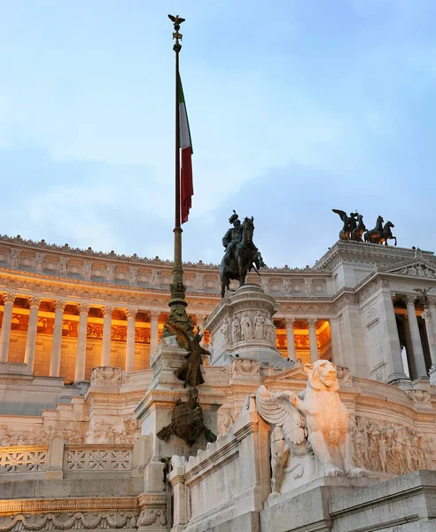 Nationaldenkmal für Sieger Emmanuel II (altare della patria), p — Stockfoto