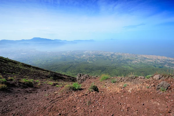 在火山维苏威火山的侧面 — 图库照片