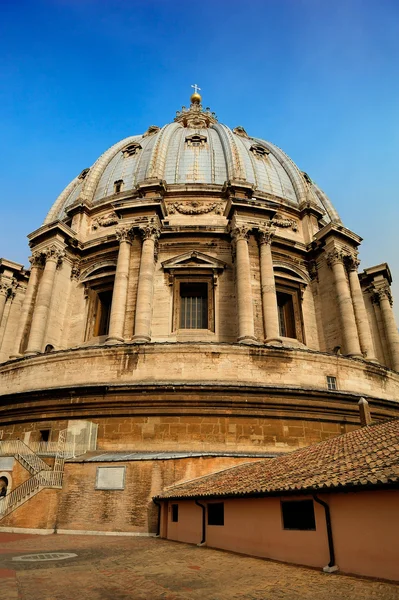 Die kuppel der Petersbasilika, vatikan — Stockfoto