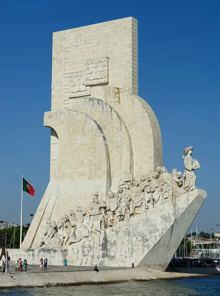 Das denkmal der entdeckungen, lisbon, portugal — Stockfoto