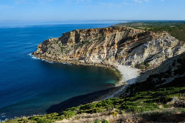 La costa cerca del cabo Espichel, Portugal — Foto de Stock
