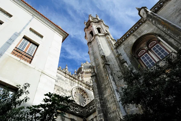 院子里的热罗尼姆斯修道院，里斯本，葡萄牙 — 图库照片