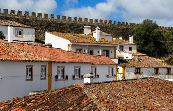 Dachy domów w Óbidos, Portugalia — Zdjęcie stockowe