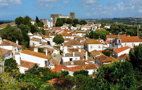 Город в замковых стенах, Обидуш, Португалия — стоковое фото