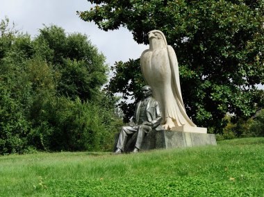 calouste gulbenkian gulbenkian Vakfı, Lizbon, Portekiz yakınındaki heykeli