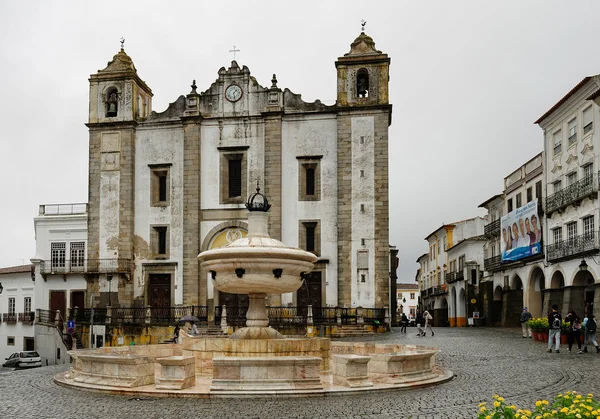 A praça de Évora, Portugal — Fotografia de Stock