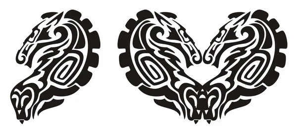 Cavalo tribal e símbolo de cobra, coração de um cavalo — Vetor de Stock