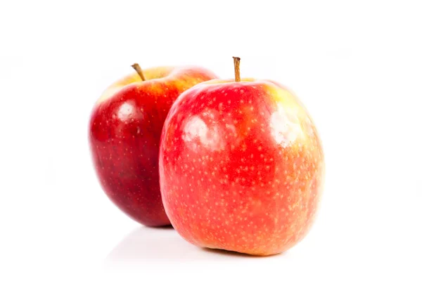 Pommes rouges isolées sur fond blanc — Photo