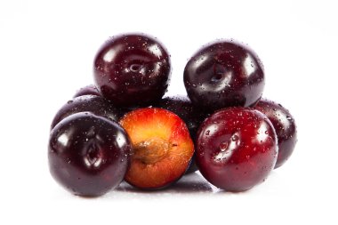 Erikler beyaz arkaplanda izole edildi