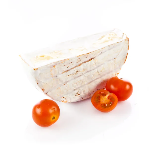 Käse brie isoliert auf weißem Hintergrund. Camambert — Stockfoto