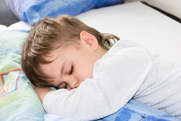 Dormire ragazzo figlio — Foto Stock