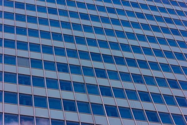 Vista grattacieli con cielo blu — Foto Stock