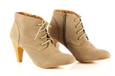 yüksek topuk ayakkabı kadınlar beyaz zemin üzerine