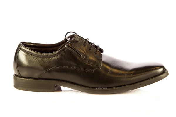 Klassieke man schoenen geïsoleerd op witte achtergrond — Stockfoto