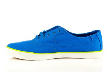 rahat tarzı spor ayakkabı beyaz izole