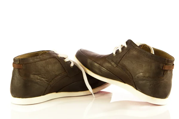 Avslappnad stil skor sport isolerad på vit — Stockfoto