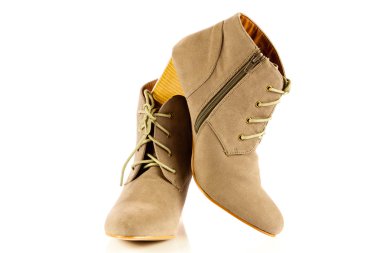 yüksek topuk ayakkabı kadınlar beyaz zemin üzerine