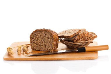 Beyaz arka plan üzerinde izole kahverengi tohum biobread