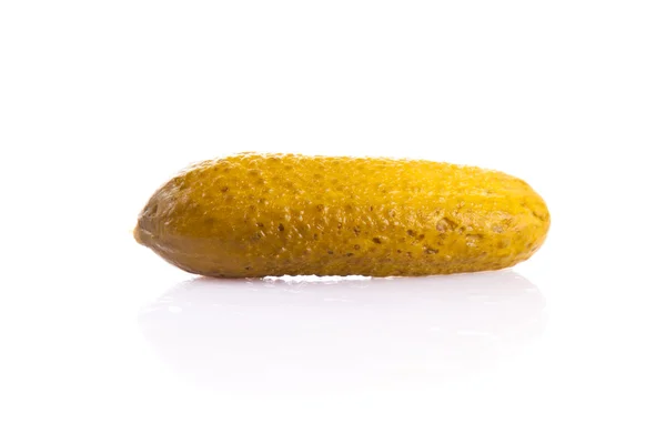黄瓜腌上孤立的白色背景 — 图库照片