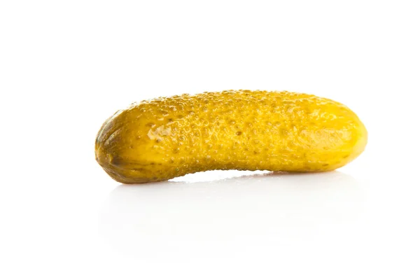 黄瓜腌上孤立的白色背景 — 图库照片