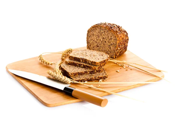 Biobread de semilla marrón aislado sobre fondo blanco — Foto de Stock