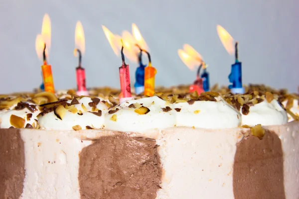 De cake van de kindverjaardag. kaarsen — Stockfoto