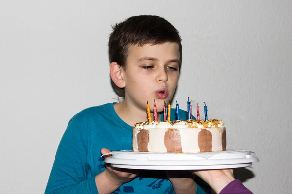 Torta di compleanno. candele — Foto Stock