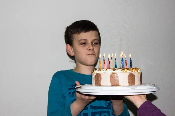 Bolo de aniversário. velas — Fotografia de Stock