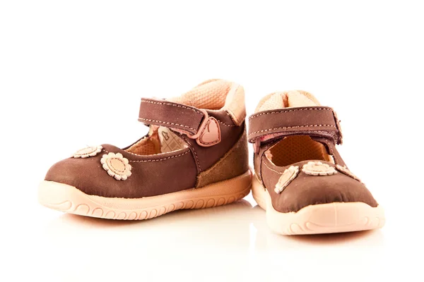 Baby schoenen geïsoleerd op witte achtergrond — Stockfoto